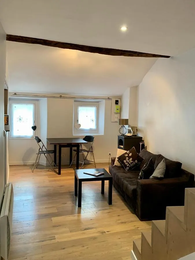 Appartement de charme au coeur du village. Sospel